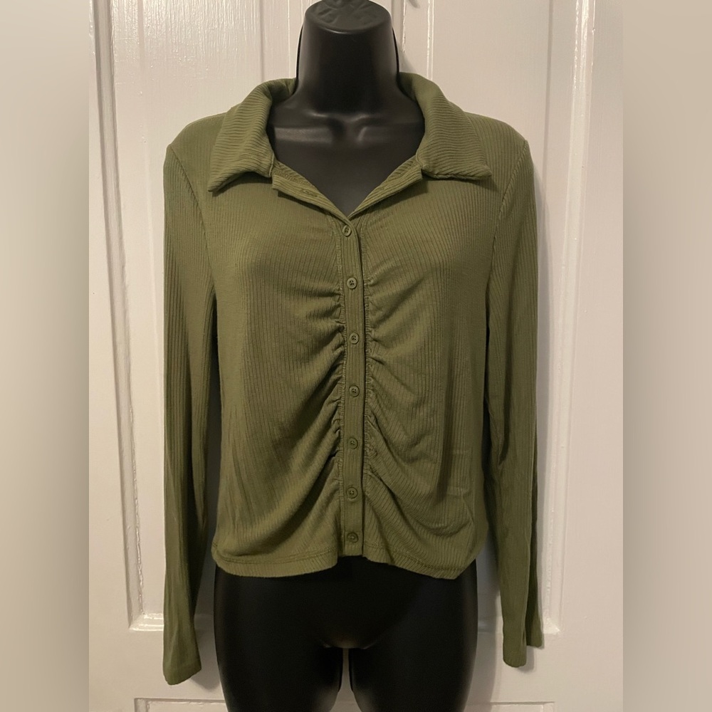 Ribbed Ruched Button Up